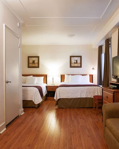 Hôtel St-Denis - Chambre avec deux lits