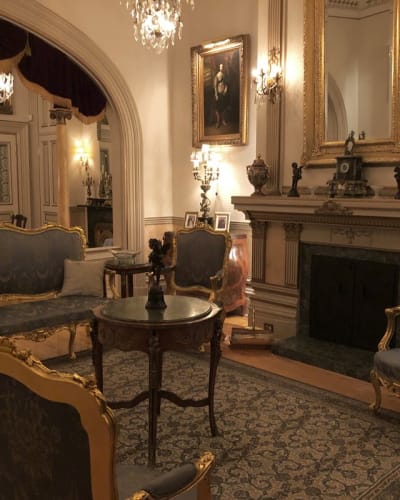 Salon.