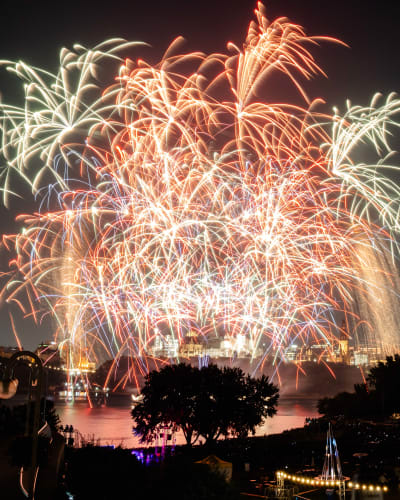 Feux d'artifices à Les Grands Feux du Casino Lac-Leamy.
