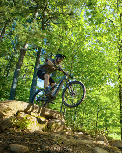 Vélo au Mont Rigaud.