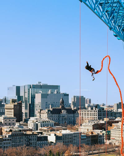 Saut à l'élastique au dessus du Vieux-Port