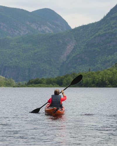 Homme en kayak