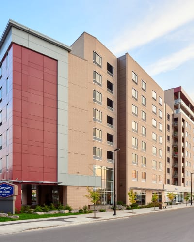 hampton_inn__suites_by_hilton_quebec_citysaint_romuald_1