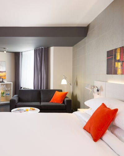 hotel_sepia_1