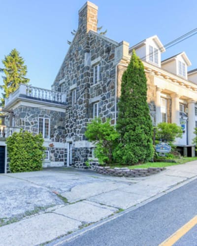 le_manoir_du_rocher_de_grand_mere_1
