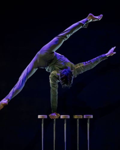 le_monastere___cabaret_de_cirque_1