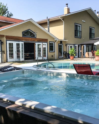 le_montagnard_hotel_condos__chalets_1