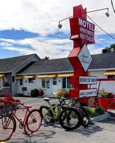le_saint_patrick_motel_1