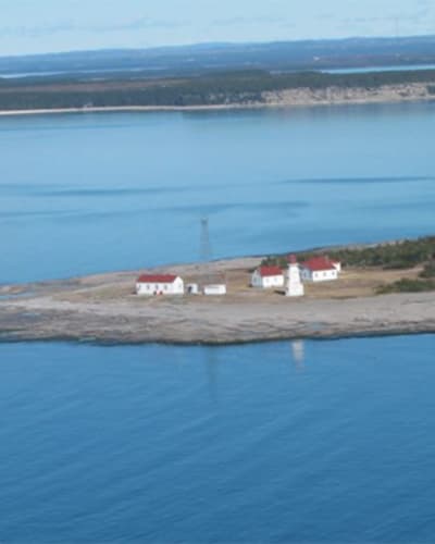 phare_de_la_petite_ile_au_marteau_1