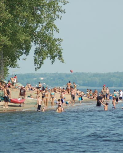 plage_de_lile_saint_quentin_1
