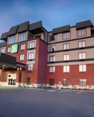 quality_inn__suites_victoriaville_1