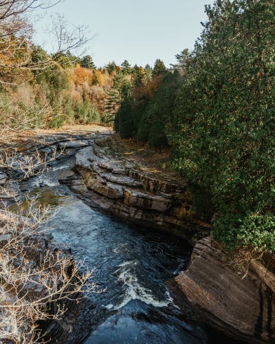 River and autumn landscape at the Jacques Cartier Parkway.