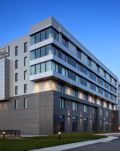 Staybridge Suites Montreal Airport - St-Laurent.