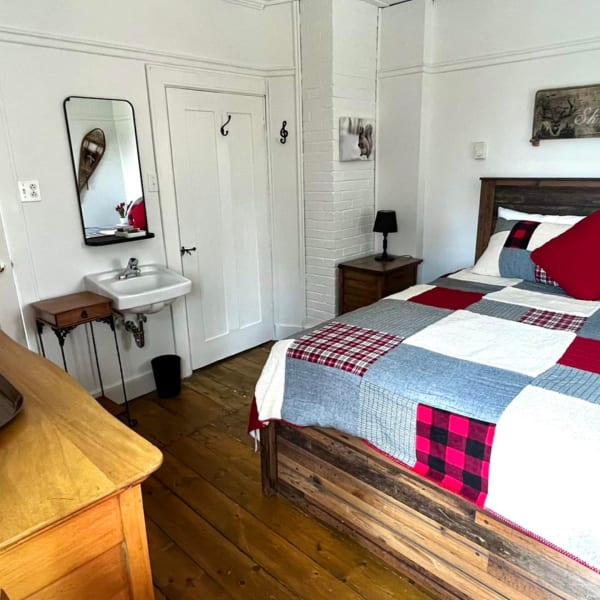 Une chambre de l'Auberge musicale Pour un Instant.
