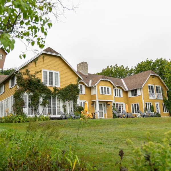 Extérieur de l'Auberge sur la Côte.