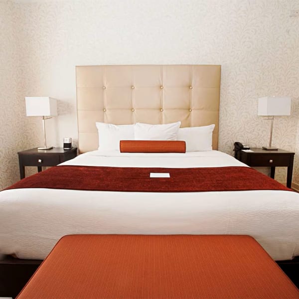 Best Western Plus Montreal Downtown-Hotel Europa - Lit