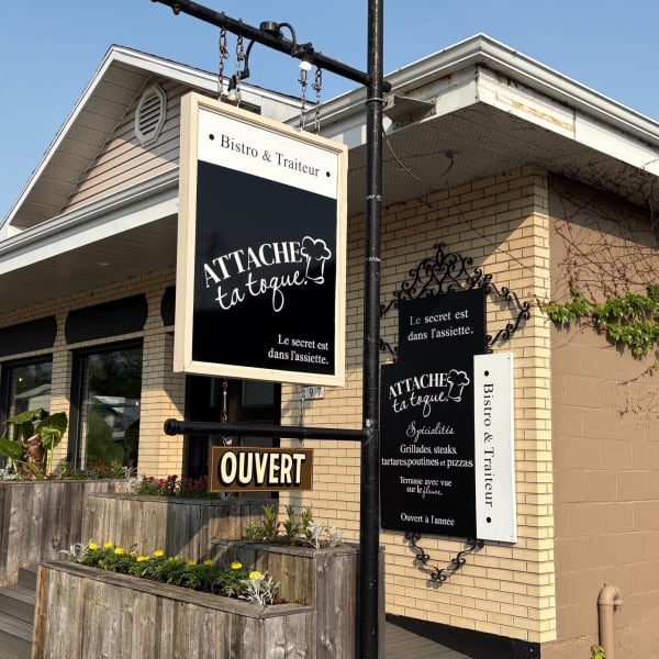 Restaurant's facade in summer.
