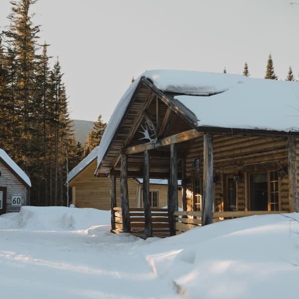 Chalets De Môh in winter.