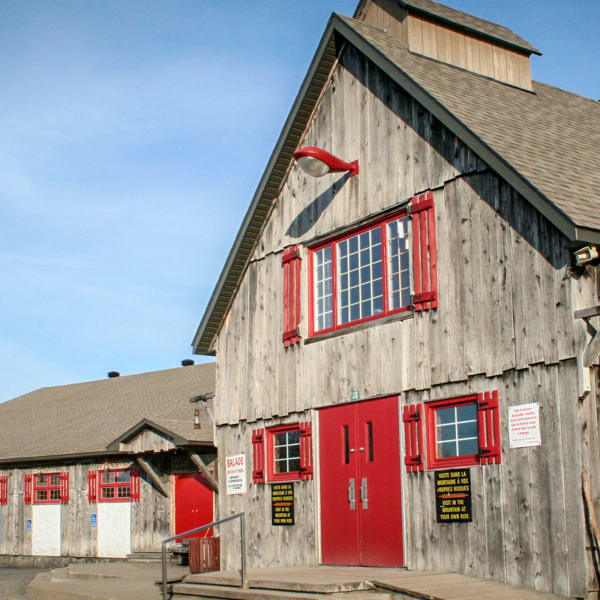 Extérieur de l'Érablière La Goudrelle.