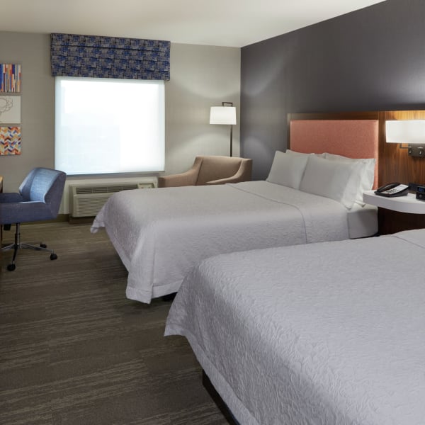 Hampton Inn & Suites by Hilton Montréal-Dorval - Chambre avec deux lits