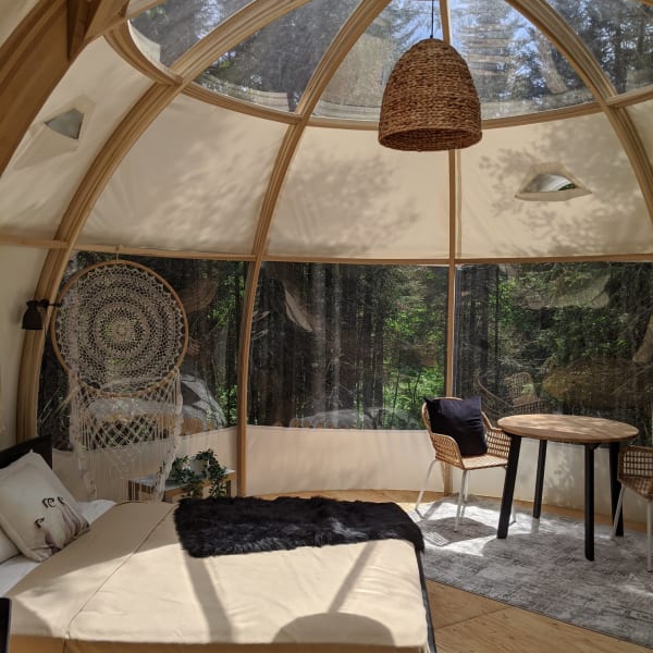 Glamping Kamook en été.
