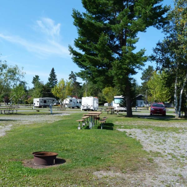 camping_le_domaine_lac_louise_1