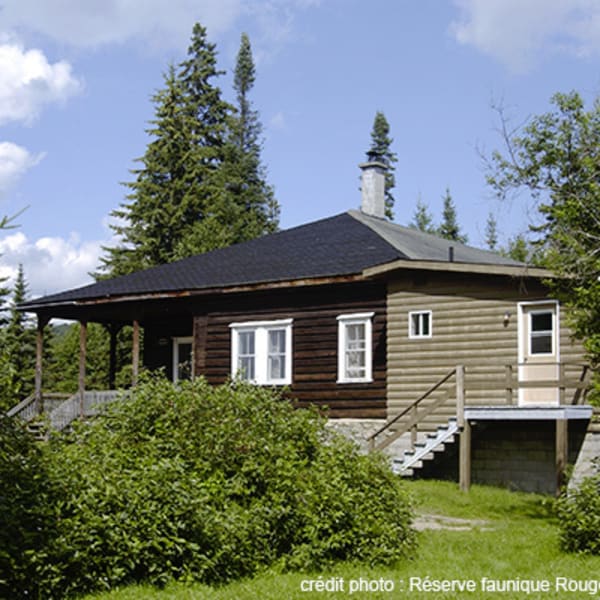 Cabins at réserve faunique Rouge-Matawin