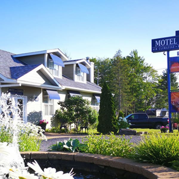 le_motel_des_cedres_1