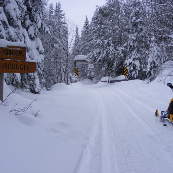 motoneige_et_quad_cet_hiver_en_petite_nation_1_h