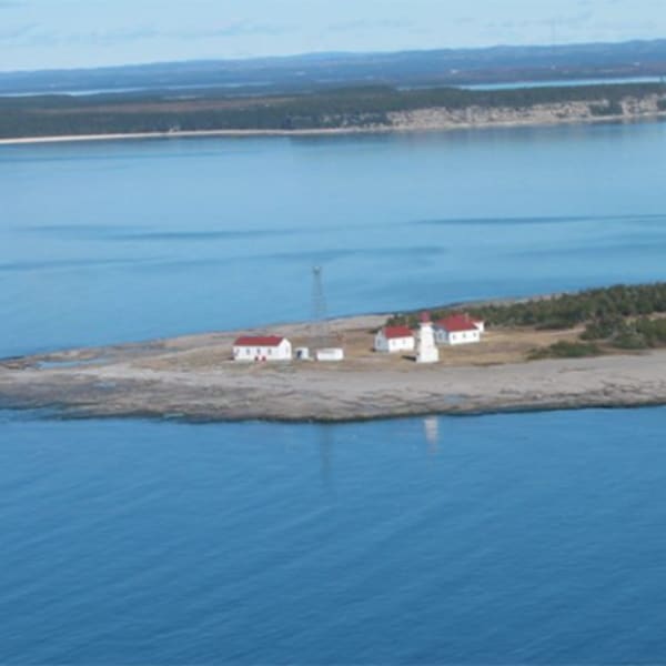 phare_de_la_petite_ile_au_marteau_1