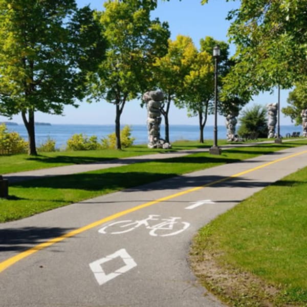 Piste cyclable des berges du fleuve Saint-Laurent