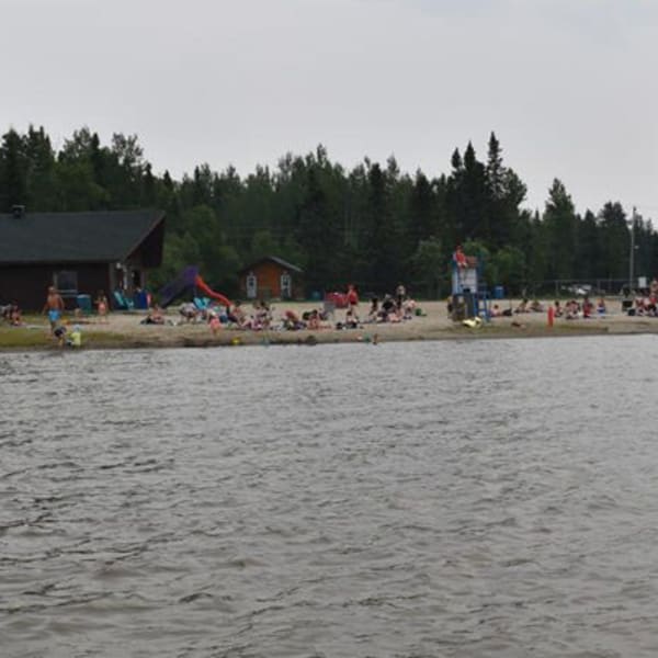 plage_municipale_du_lac_beauchamp_1
