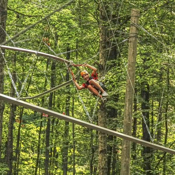 Tyrolienne à virages au Mont Sutton