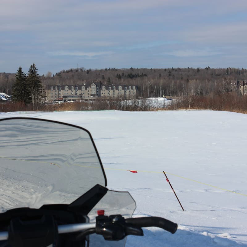 Motoneige au Doubletree by Hilton Quebec Resort.