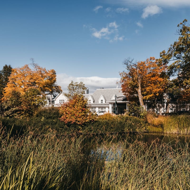Hôtel Le Bonne Entente in the fall.Hôtel Le Bonne Entente is a beautiful place for a change of scenery.