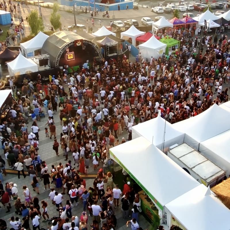 Kiosques au Festival Un Goût des Caraïbes.