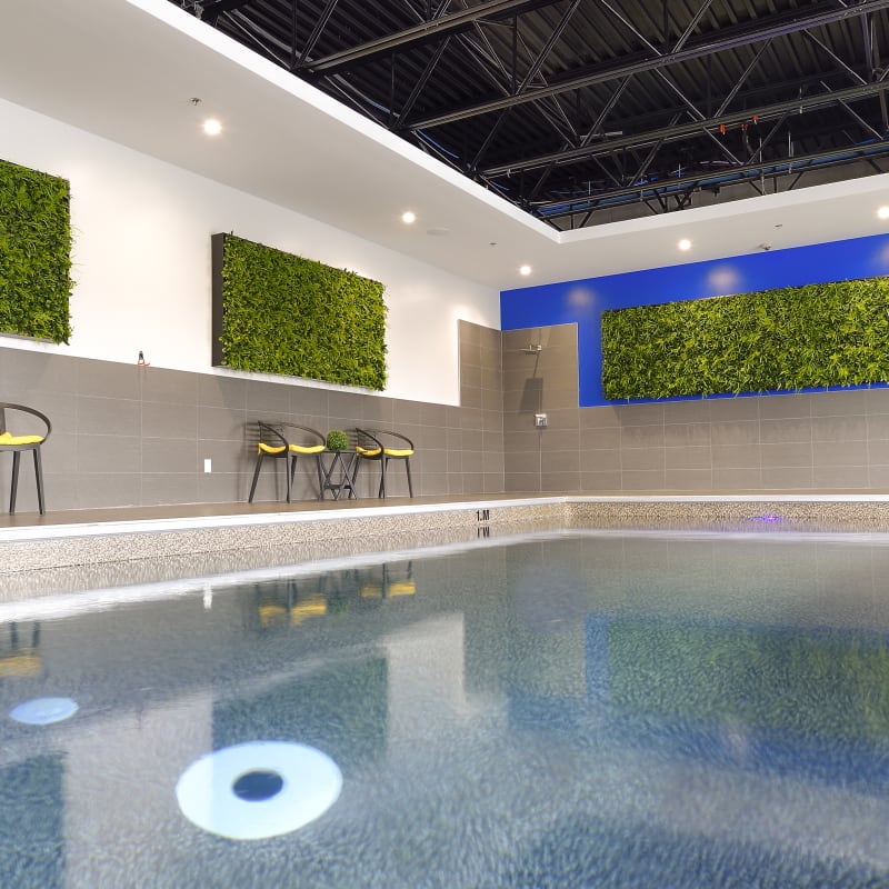 Holiday Inn Express & Suites Vaudreuil-Dorion - Pool