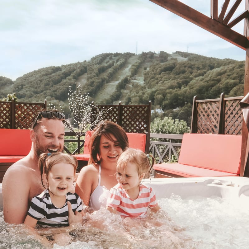 Famille dans un spa.