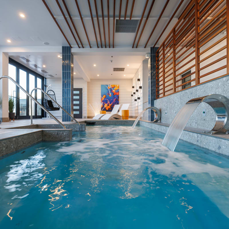 Large indoor pool at the Hôtel Levesque