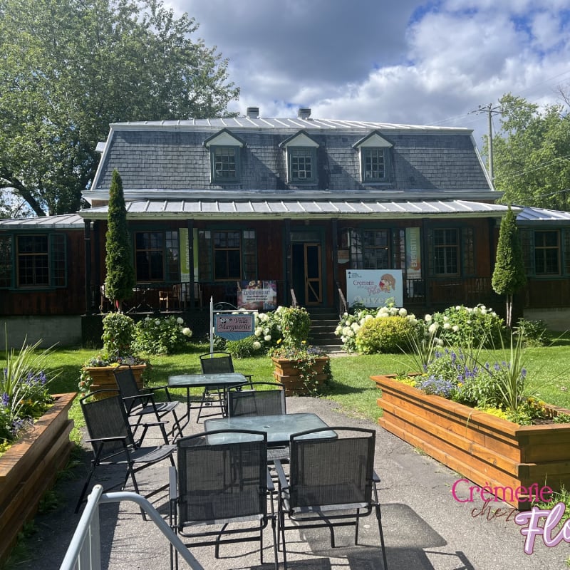 Exterior of Chez Flo ice cream shop at Hôtel Manoir d’Youville.
