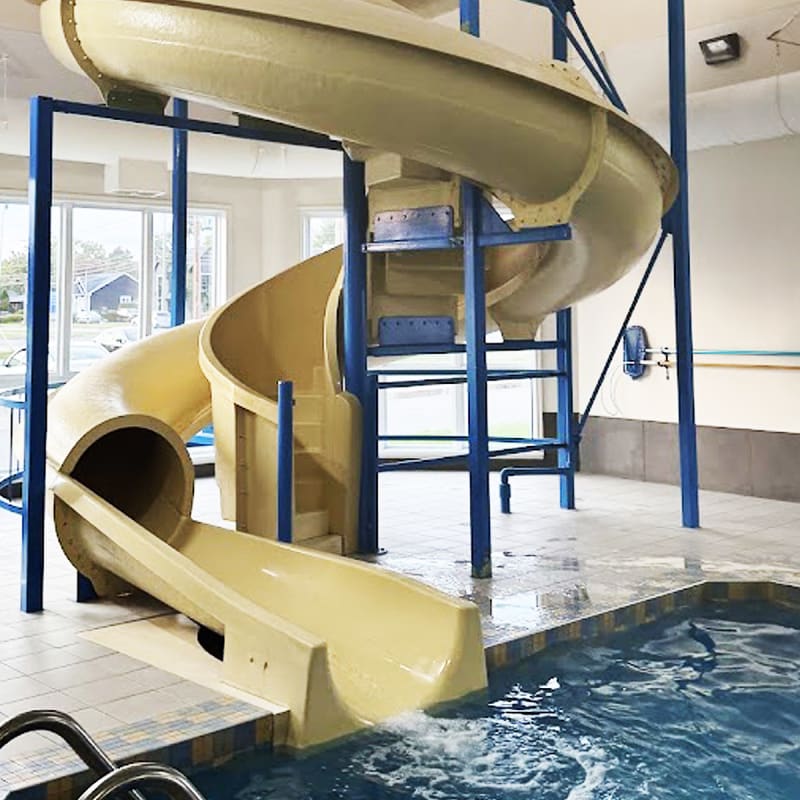 Piscine au Super 8 Trois-Rivières.
