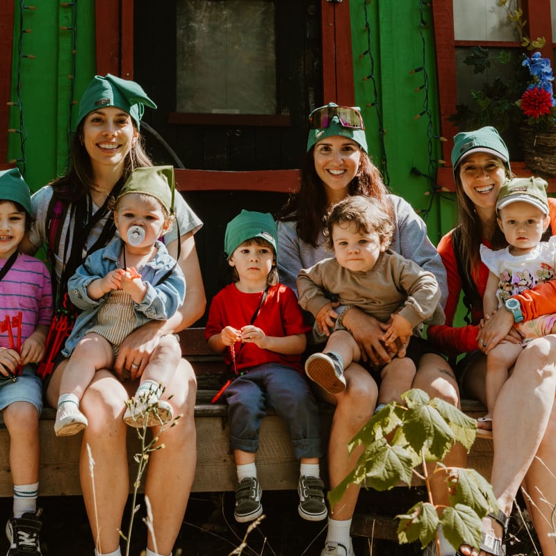 Mères et enfants à la Vallée Secrète.