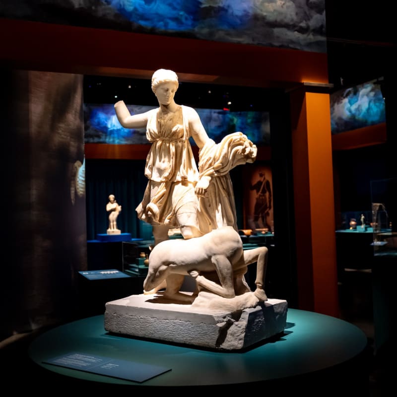 Sculpture grecque au musée.