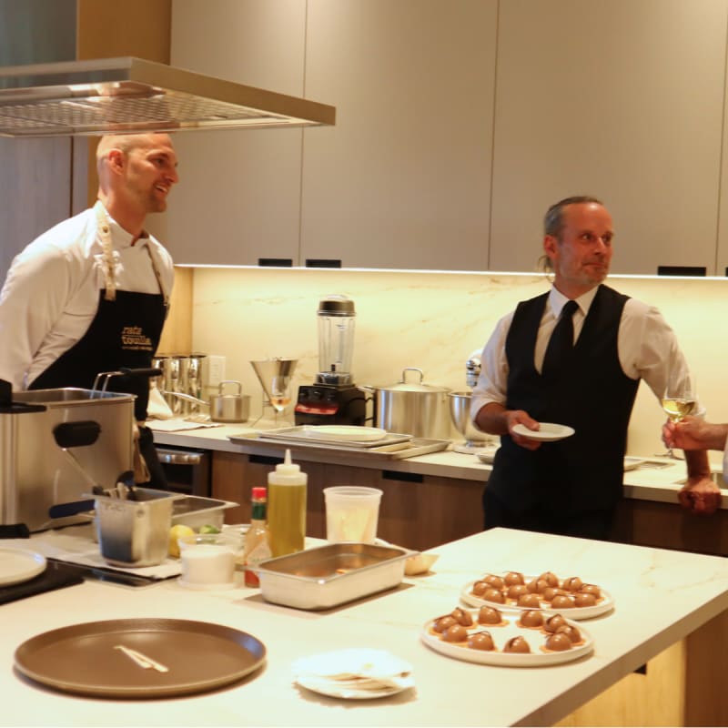 Animateurs d'ateliers de cuisine chez Ratatouille.
