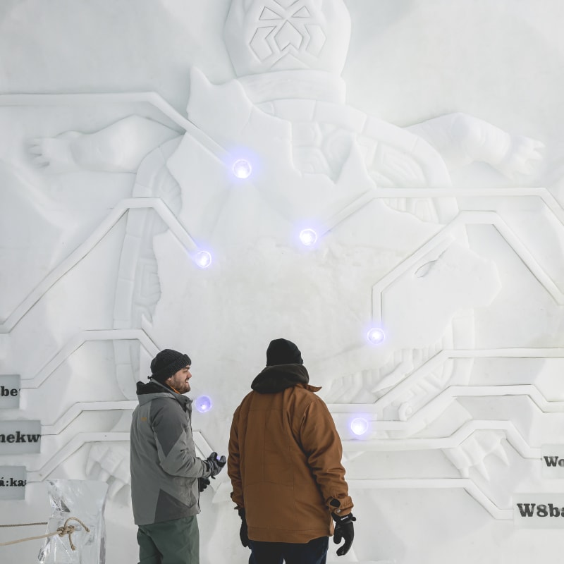 Hôtel de glace - Carte en neige des territoires autochtones