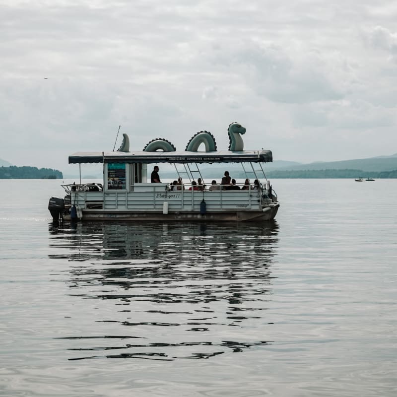 Cruise boat from Les croisières l'Air du Lac.